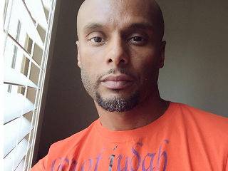 What’s Hot: Kenny Lattimore apologises to SA fans